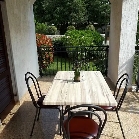 Karinovo Apartment *