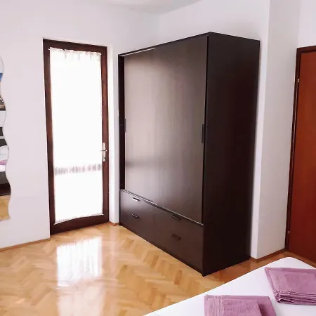 Apartment Karinovo *