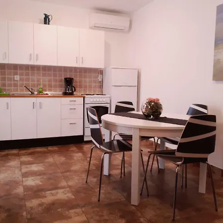 Karinovo Apartment